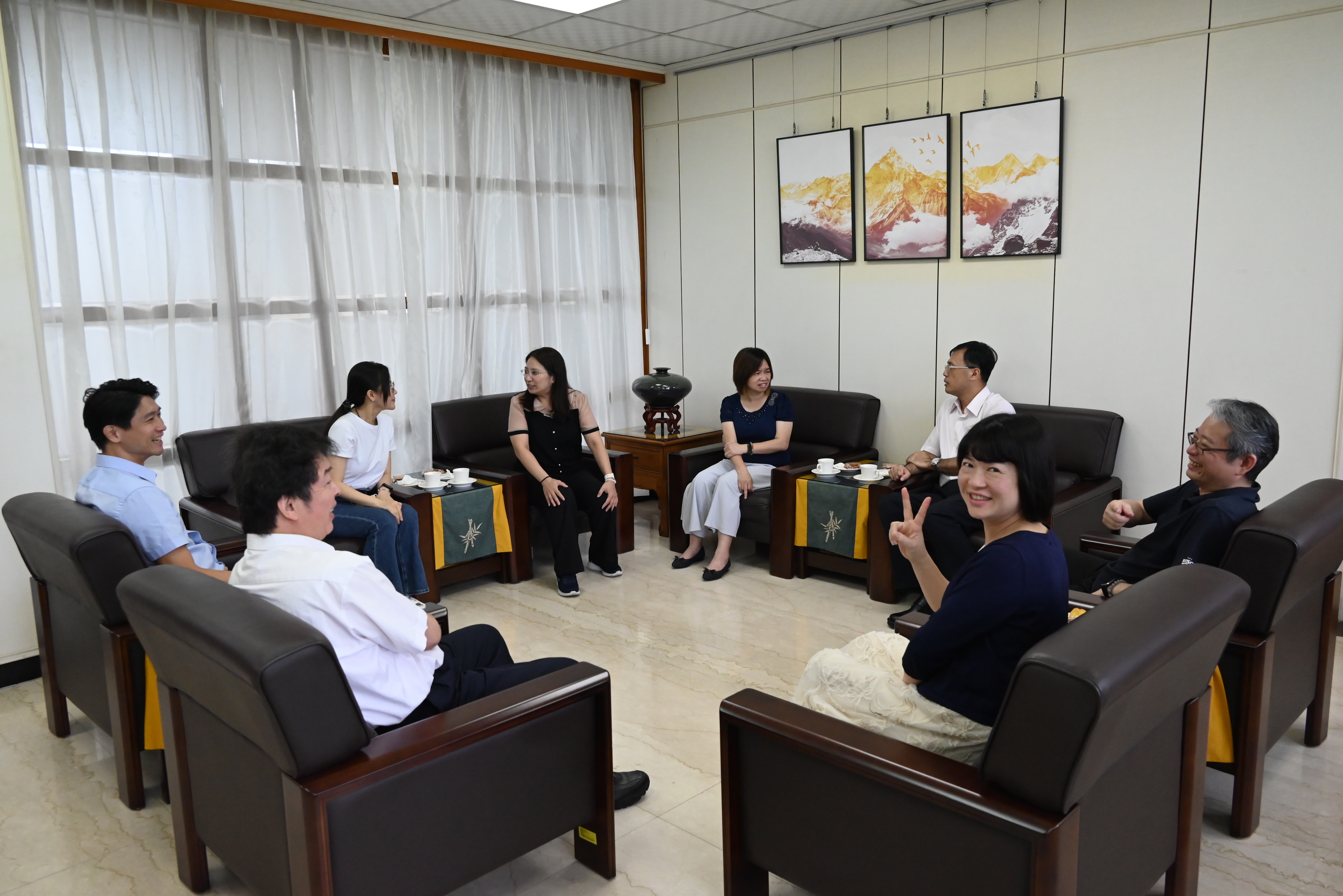 1140924-臺北看守所卸新任會計主任交接合影 (2)